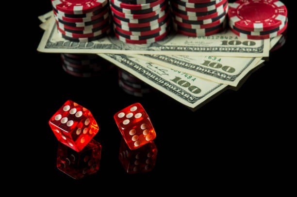 monggowin88 mobile app interface showing slot tournaments and live casino tables